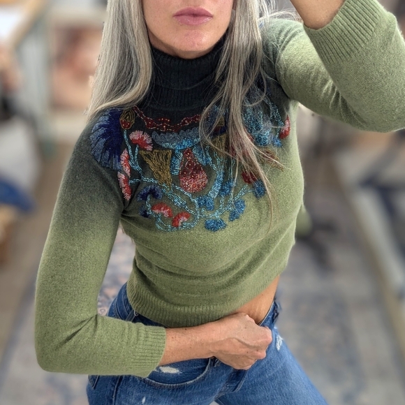 unbranded Sweaters - Beaded Turtleneck Sweater